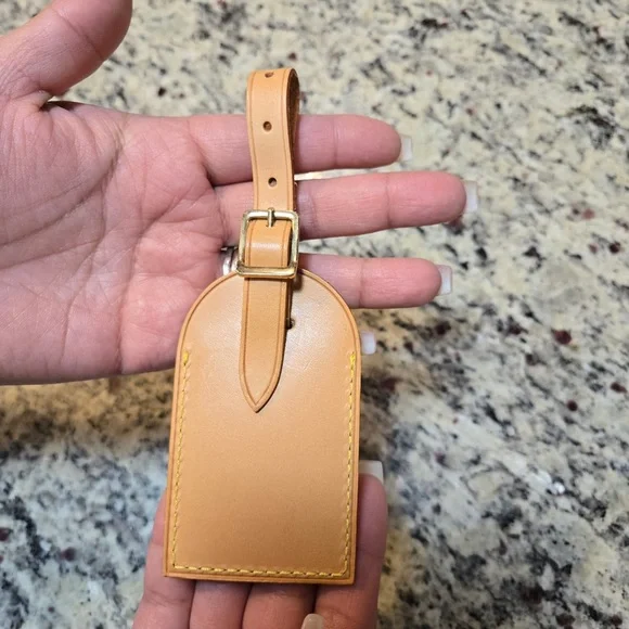 Authentic Louis Vuitton Leather Bag Tag - Picture 2 of 4